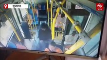 सूरत में महिला यात्री ने BRTS बस चालक पर हमला किया, घटना CCTV में कैद