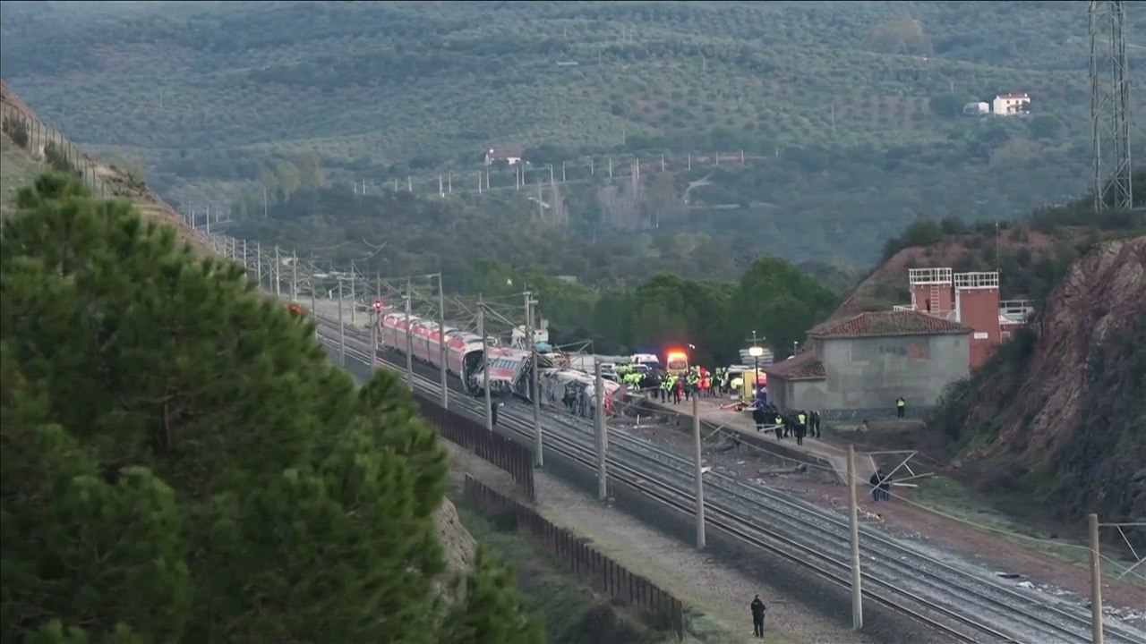 Nuevas e impactantes imágenes del accidente ferroviario en Adamuz
