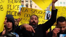 Ucciso in classe con una coltellata, la manifestazione di parenti e amici: 