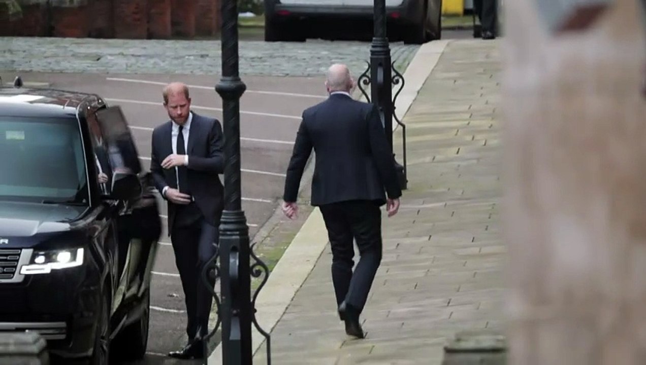 Prince Harry arrives at court for Daily Mail trial