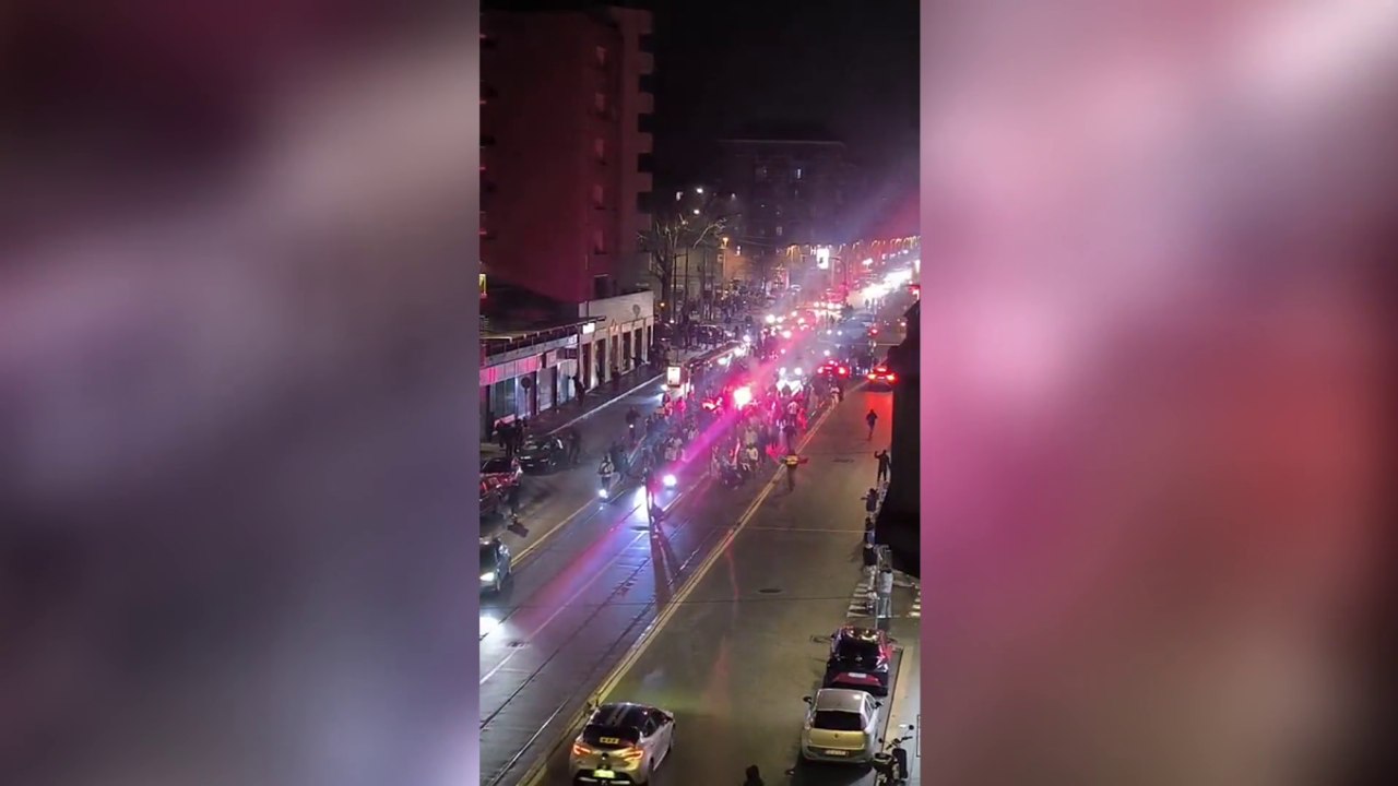Coppa d’Africa, la festa del Senegal degenera a Torino: petardo danneggia palazzi e auto
