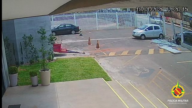 PMDF prende duas mulheres por roubo de veículo após colisão em igreja