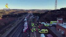 Imágenes aéreas en dron de la Guardia Civil sobre uno de los trenes accidentados en Adamuz