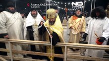 Astana assinala a Epifania com mergulhos em águas geladas