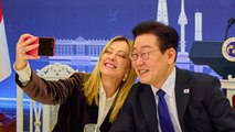 이 대통령, 이번엔 멜로니와 ’삼성 휴대전화’로 셀카 / YTN