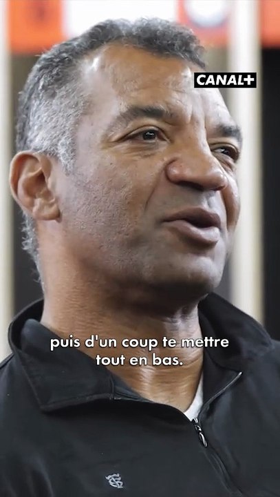 Antoine Dupont, Émile Ntamack et Ugo Mola reviennent sur la blessure de Romain Ntamack, survenue à quelques semaines de la Coupe du monde en France 🇫🇷Romain Ntamack tu seras un homme, mon fils c’est dispo sur l’application CANAL+ 🔥