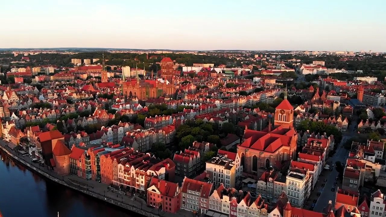 Gdańsk from Above – Cinematic Aerial View & Drone Footage (4K)