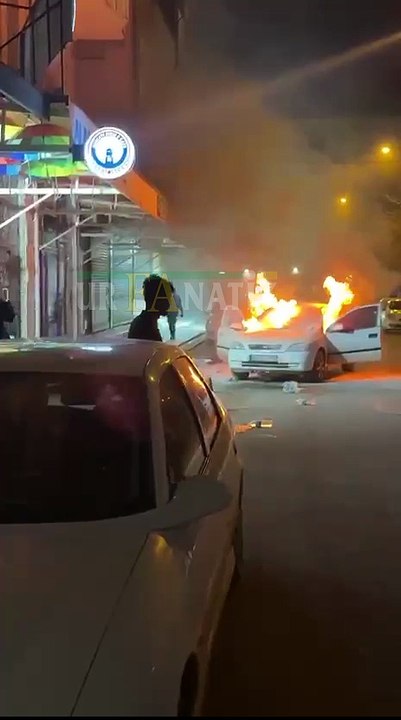 Şanlıurfa Akçakale’de Seyir Halindeki Araç Alev Topuna Döndü