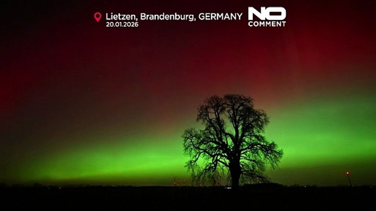 Zorza polarna rozświetla nocne niebo nad Niemcami