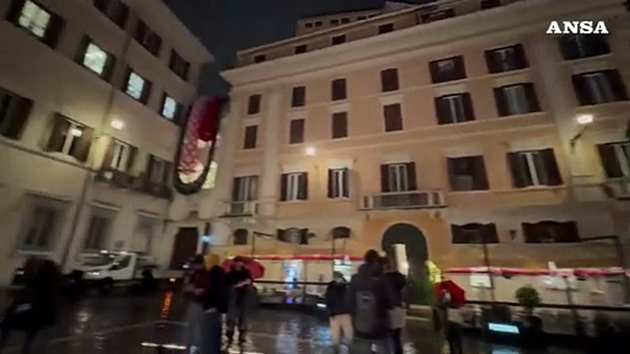 Addio a Valentino, la sede della sua Fondazione in piazza Mignanelli a Roma