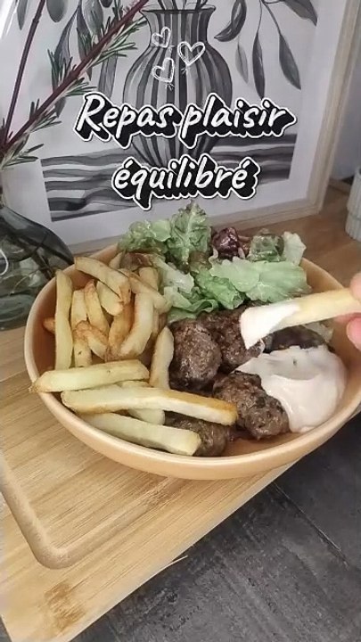 L'assiette parfaite pour se régaler (Boulettes 100% pur bœuf🥩 & Frites au four🍟& Salade 🥗) 🍽️💡