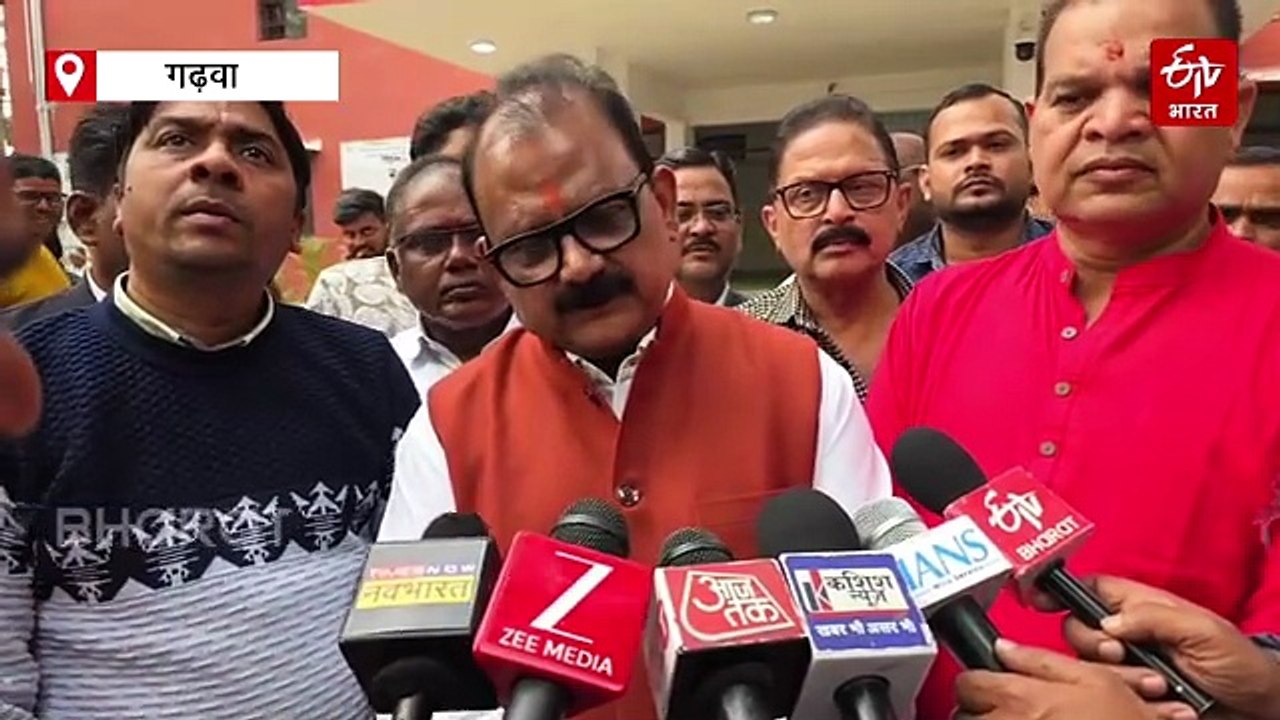 पूर्व मंत्री मिथिलेश ठाकुर पहुंचे कोर्ट, विधायक...