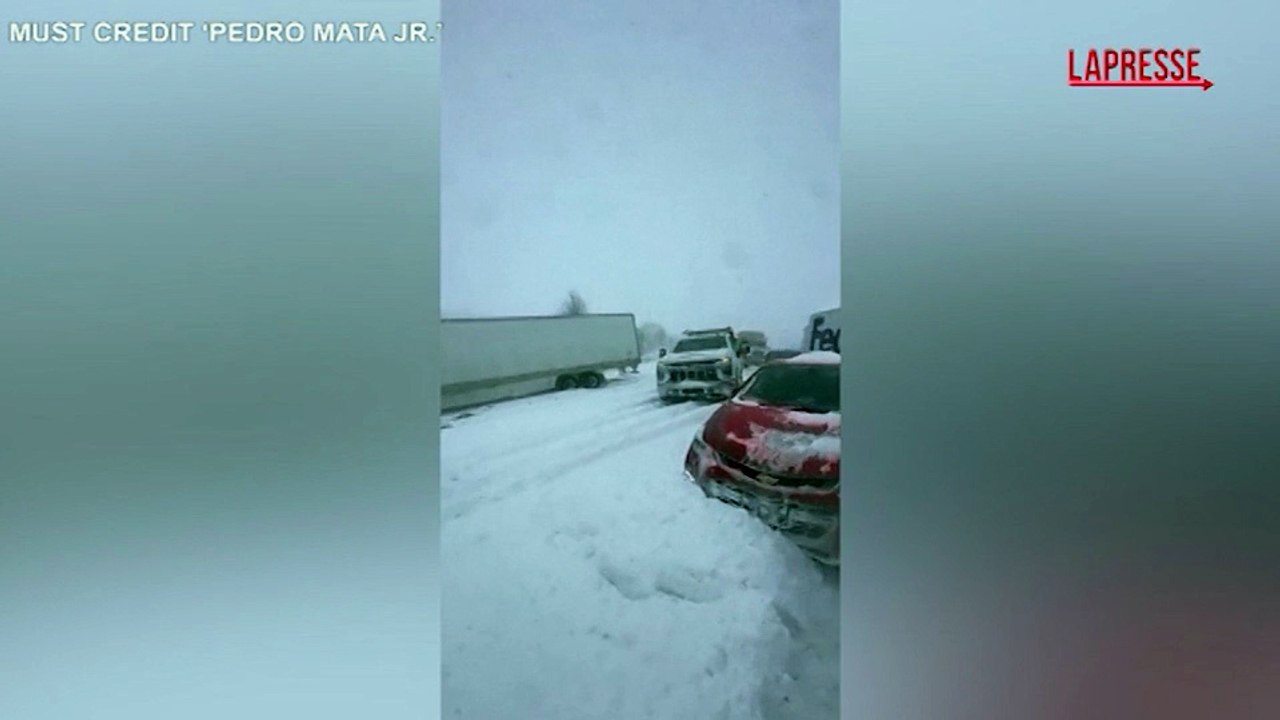 Maxi incidente in Michigan: coinvolti oltre 100 veicoli