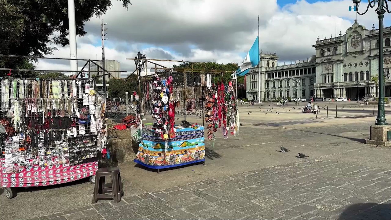 En el primer día en estado de sitio, Guatemala recuerda a nueve policías asesinados