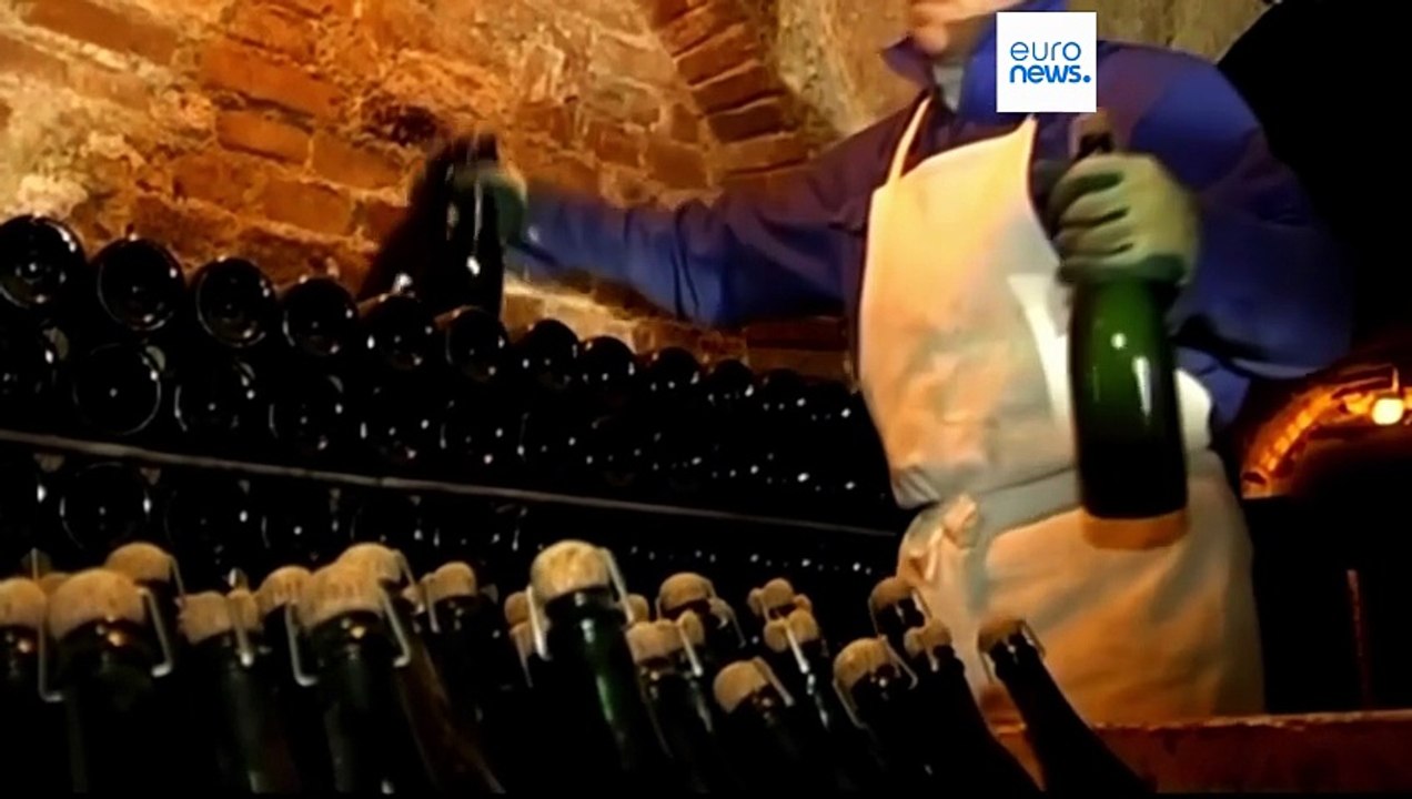 Ο Ντόναλντ Τραμπ απείλησε με δασμούς έως 200% σε γαλλικά κρασιά και σαμπάνιες