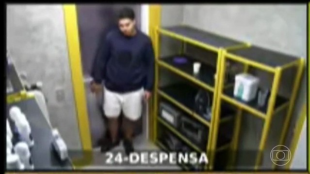 El momento del acoso en la despensa | Investigan a un participante de GH Brasil por acosar de una compañera