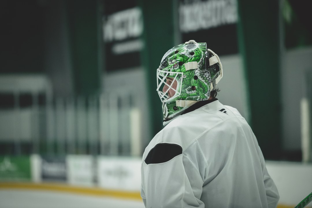 JAKE OETTINGER TO THE OLYMPICS 🇺🇸 | Stars Goalie Talks Team USA Selection with D210SPORTS