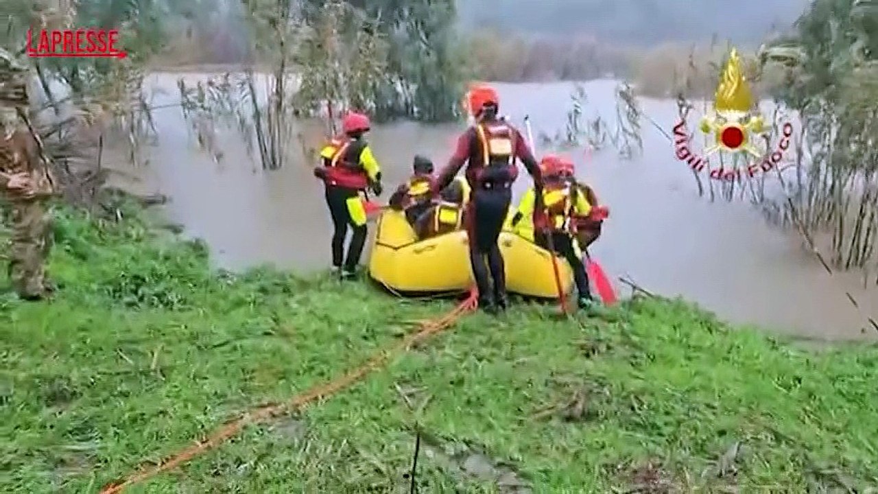 Maltempo in Sardegna, i Vigili del fuoco salvano tre cavalli a Nuoro