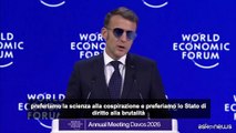 Davos, Macron risponde a Trump: preferiamo il rispetto ai bulli