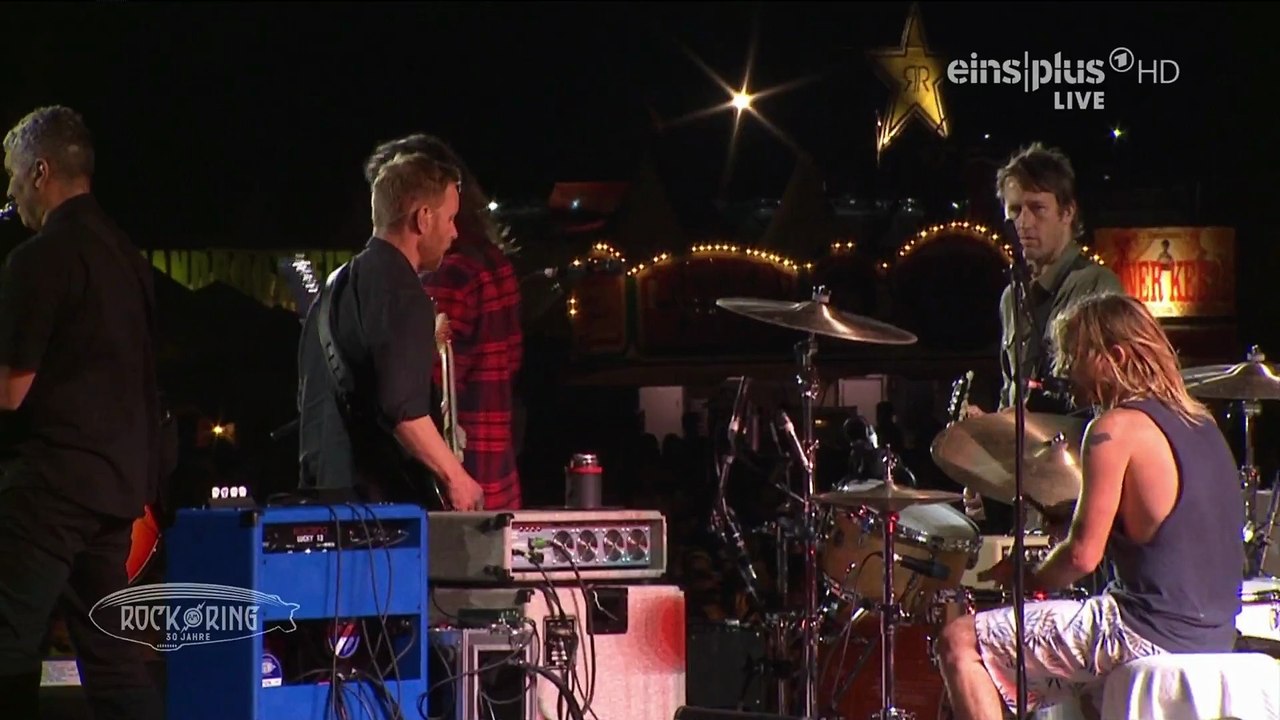 Under Pressure (Queen cover) - Foo Fighters (live)