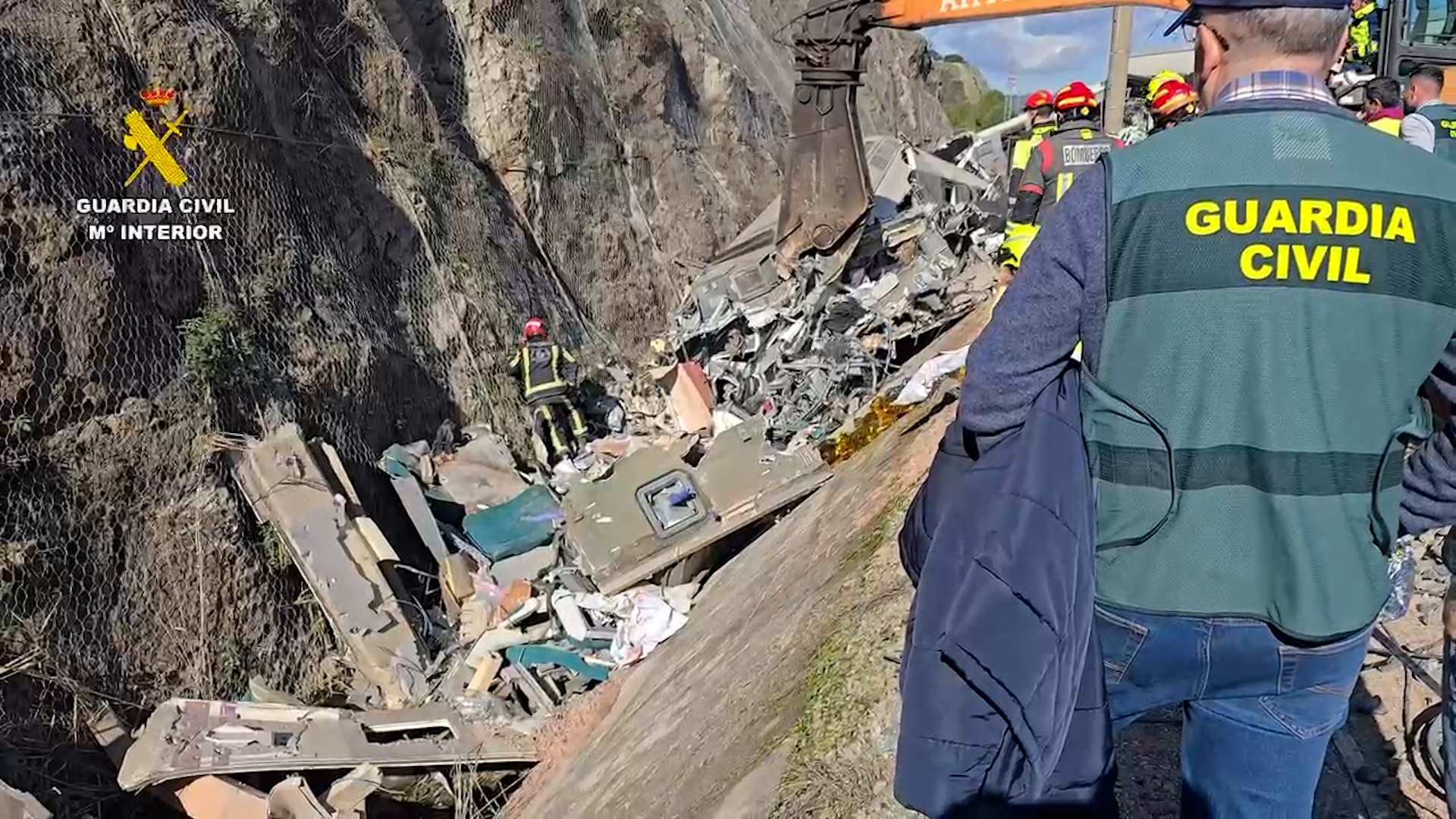 Así son las labores de desescombro en la zona cero del accidente del tren de Córdoba