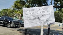 Ponen ¡banquitos! para esperar el camión porque la espera puede ser de una hora