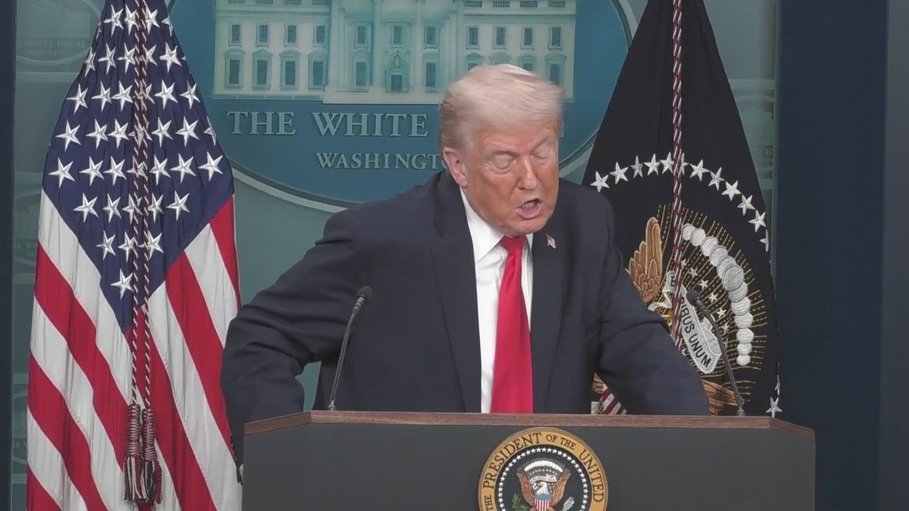 Trump calls Maduro 'drug dealer'