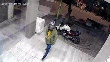 Quedó filmado cuando robó en una agencia de viajes
