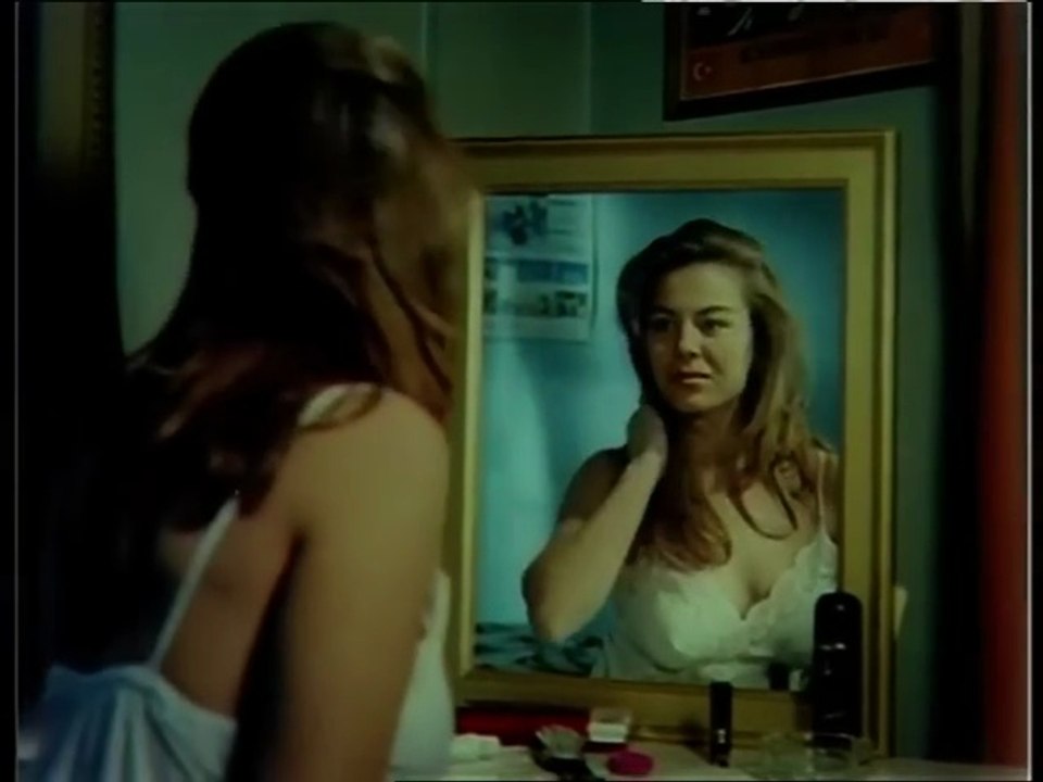 1988 Elveda Mutluluklar  FİLİZ TAÇBAŞ FERDİ TAYFUR Türk Filmi İzle