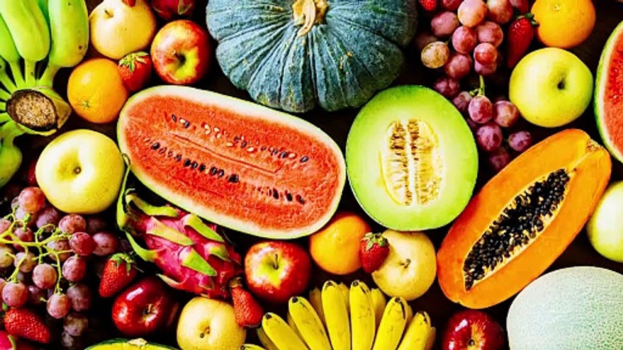 8 Fruits That Give You Glowing Skin Naturally | Skin Care Tips