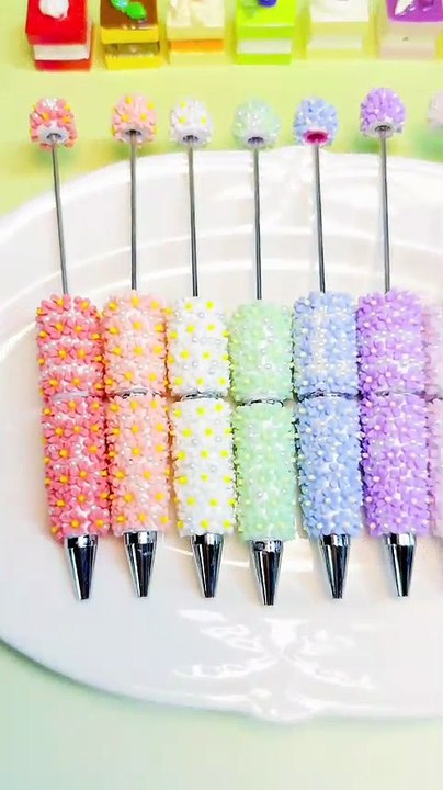Beadable Mini Cute Multi-Color Flowers White Pearls Clay Pens