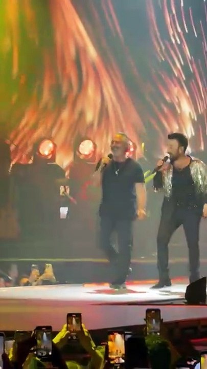Tarkan konserinde Cem Yılmaz sürprizi