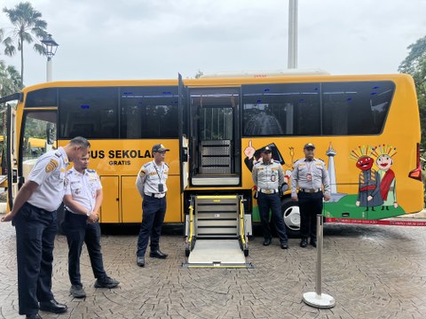 Pemprov DKI Tambah 32 Bus Sekolah Ramah Disabilitas