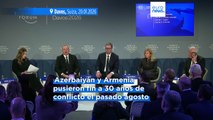 Los líderes de Armenia y Azerbaiyán escenifican su acuerdo de paz en Davos