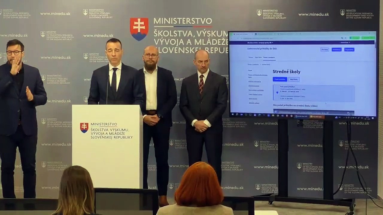 ZÁZNAM: T. Drucker: Prihlášky bude možné podať elektronicky, najbližšie na stredné školy