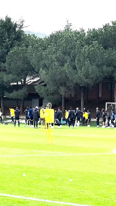 Fenerbahçe, Avrupa Ligi'nde oynayacağı Aston Vılla maçının hazırlıklarına devam ediyor