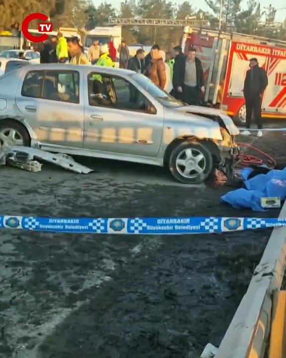 Diyarbakır’da iki otomobil çarpıştı Ölü ve yaralı var!
