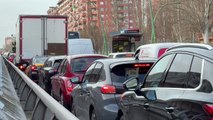 Tráfico muy intenso en las entradas de Barcelona por la suspensión de Rodalies