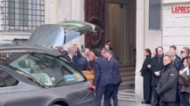 L'arrivo della salma di Valentino alla camera ardente