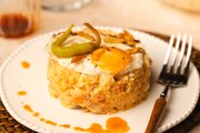 Ensaladilla de gambas al ajillo