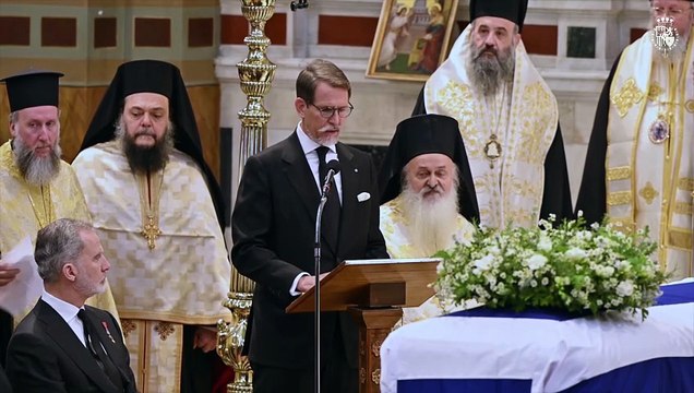 El príncipe Pablo le dedica unas palabras a Irene de Grecia durante su funeral
