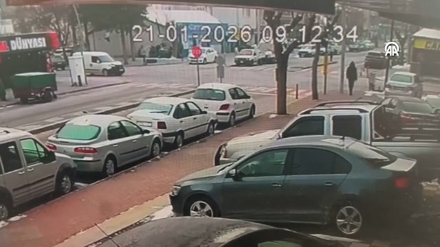 Karaman'da iki otomobilin çarpıştığı kazada 3 kişi yaralandı