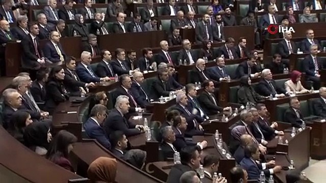 Cumhurbaşkanı Erdoğan: Terör örgütü ayrıdır, benim Kürt kardeşlerim ayrıdır. Kimse ister burada ister orada olsun benim Kürt kardeşimin iradesini ipotek altına alamaz. Kürtlerin tek temsilcisiymiş gibi konuşamaz. Türkler ile Araplar ile K