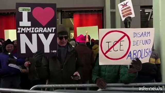 Un anno di Trump, proteste negli Usa. Lui: mai nessuno meglio di me