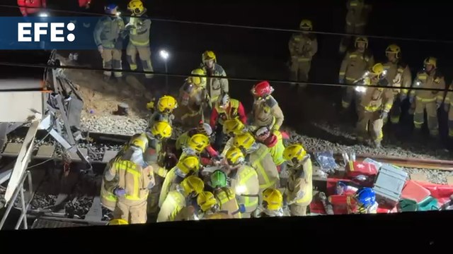 Muere el maquinista del tren que ha chocado contra un muro en Gelida (Barcelona)