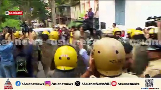 ഷിംജിതയെ സംരക്ഷിക്കാൻ തുടക്കം മുതൽ പൊലീസ് ശ്രമം നടത്തുന്നു; ബിജെപി പ്രവർത്തകർ