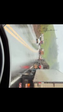 Colisão frontal entre carreta e carro deixa um morto e três feridos na BR-381
