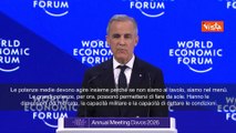 Premier Canada Carney a Davos: Medie potenze devono unirsi attorno al tavolo, o diventano menù