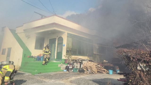광양 산불에 국가소방동원령 발령...야간 대응 전환 / YTN