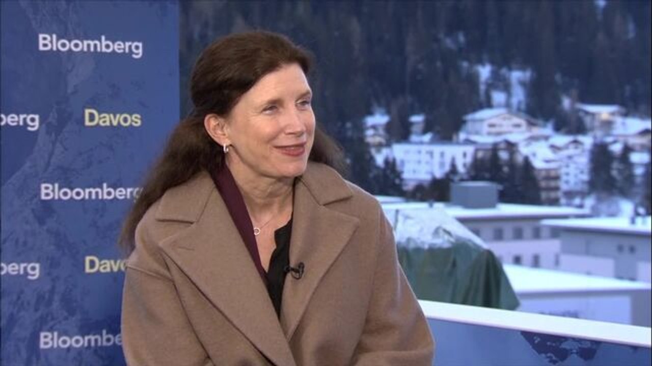 Commerzbank CEO on Cautious Clients, Deregulation